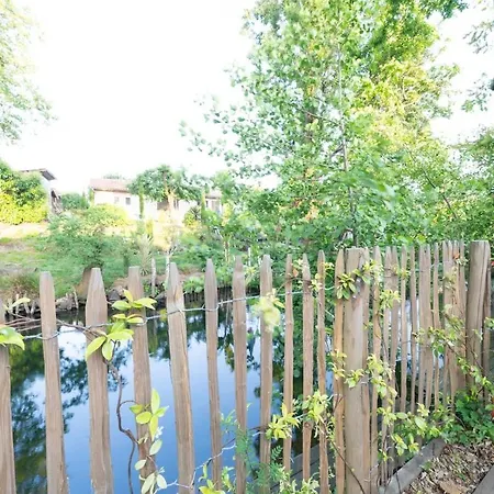 Maison Du Ponton, Bord De Canal A Cazaux Holiday home