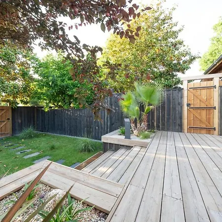 Maison Du Ponton, Bord De Canal A Cazaux Holiday home