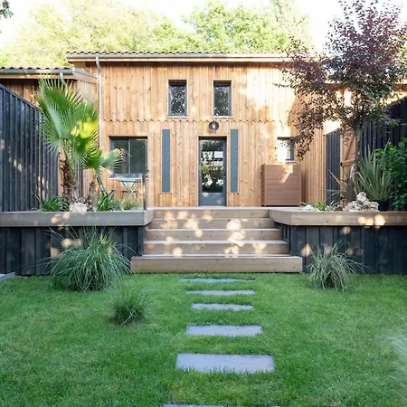 Holiday home Maison Du Ponton, Bord De Canal A Cazaux *